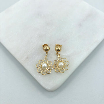 18K Gold Layered Oro Laminado Dangle with Cut Out Flower Shape and Pearl Earrings 21.0610/92